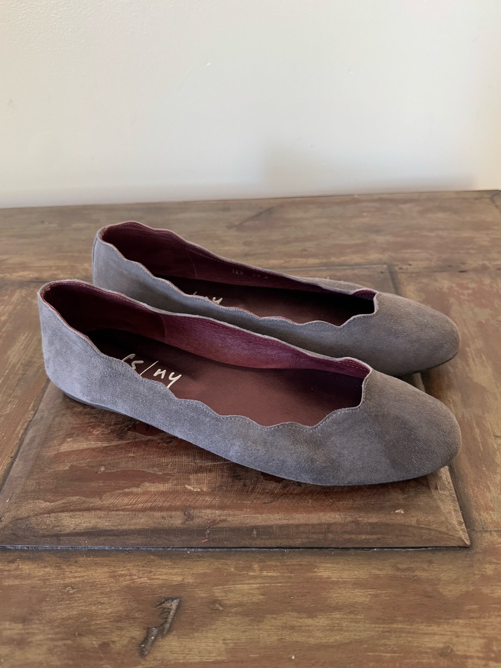 French Sole FS/NY Jigsaw scalloped trim grey suede ballet flats shoes women 9.5